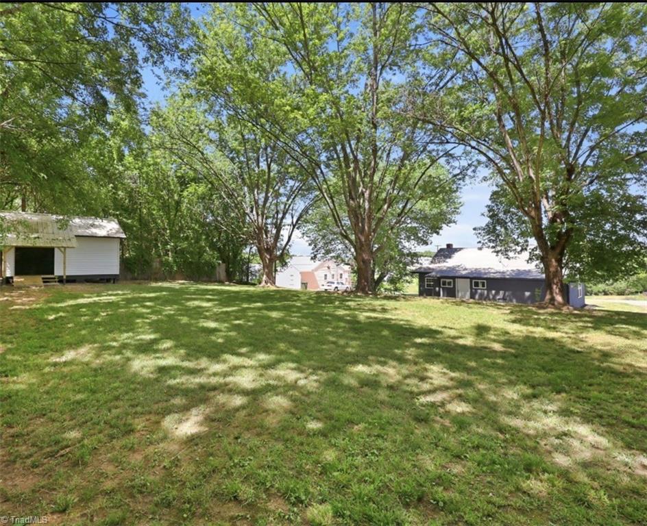 622 South Franklin Road Mount Airy, NC 27030 - Photo 15 of 16