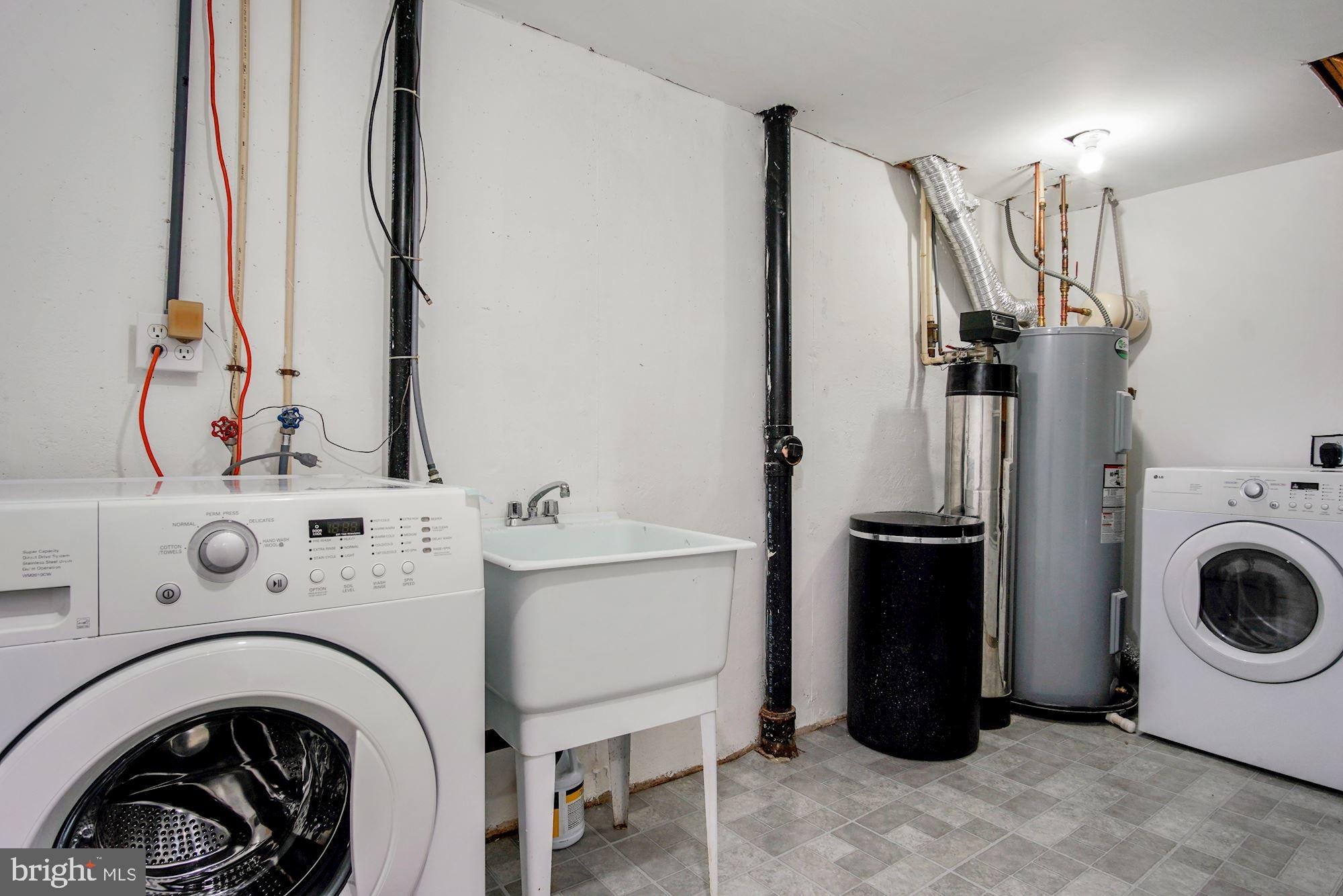 14541 Good Hope Road Silver Spring, MD 20905 - Photo 24 of 32 Spacious laundry room - basement