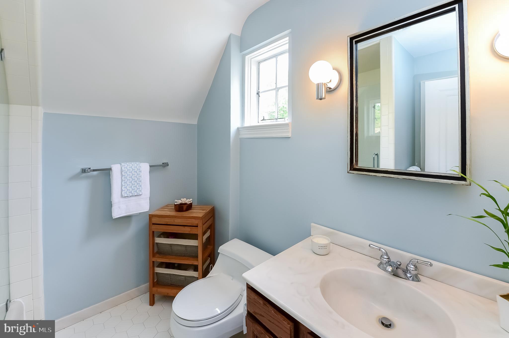 1442 Hillside Road Wynnewood, PA 19096 - Photo 32 of 32 Full Jack-and-Jill Hall Bathroom