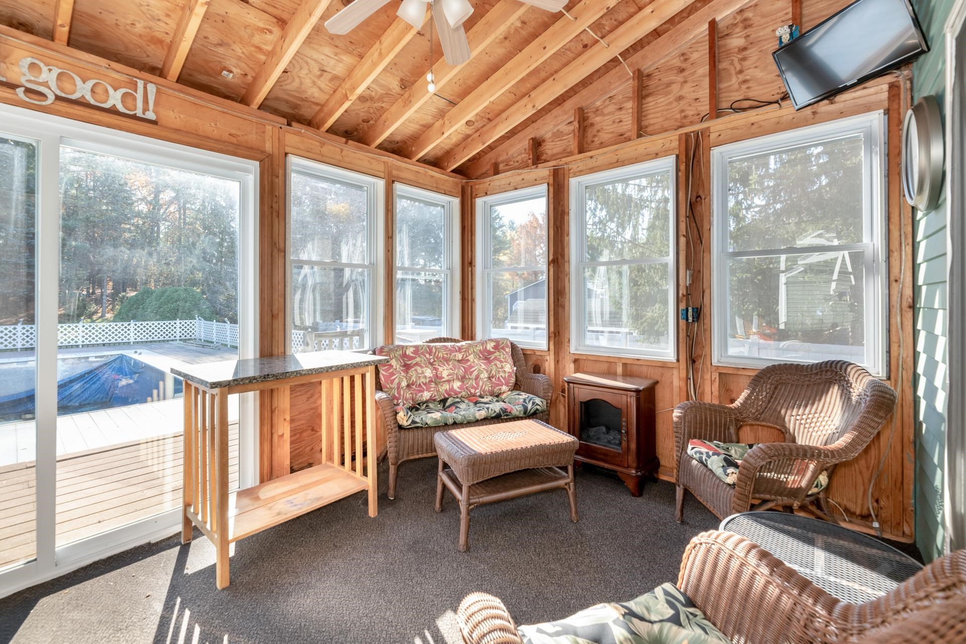 1791 River Road Manchester, NH 03104 - Photo 11 of 22