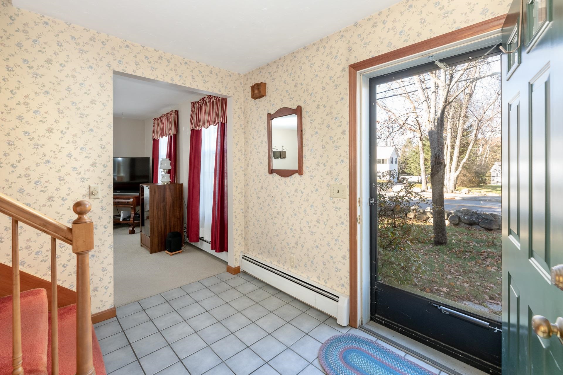 1791 River Road Manchester, NH 03104 - Photo 13 of 22