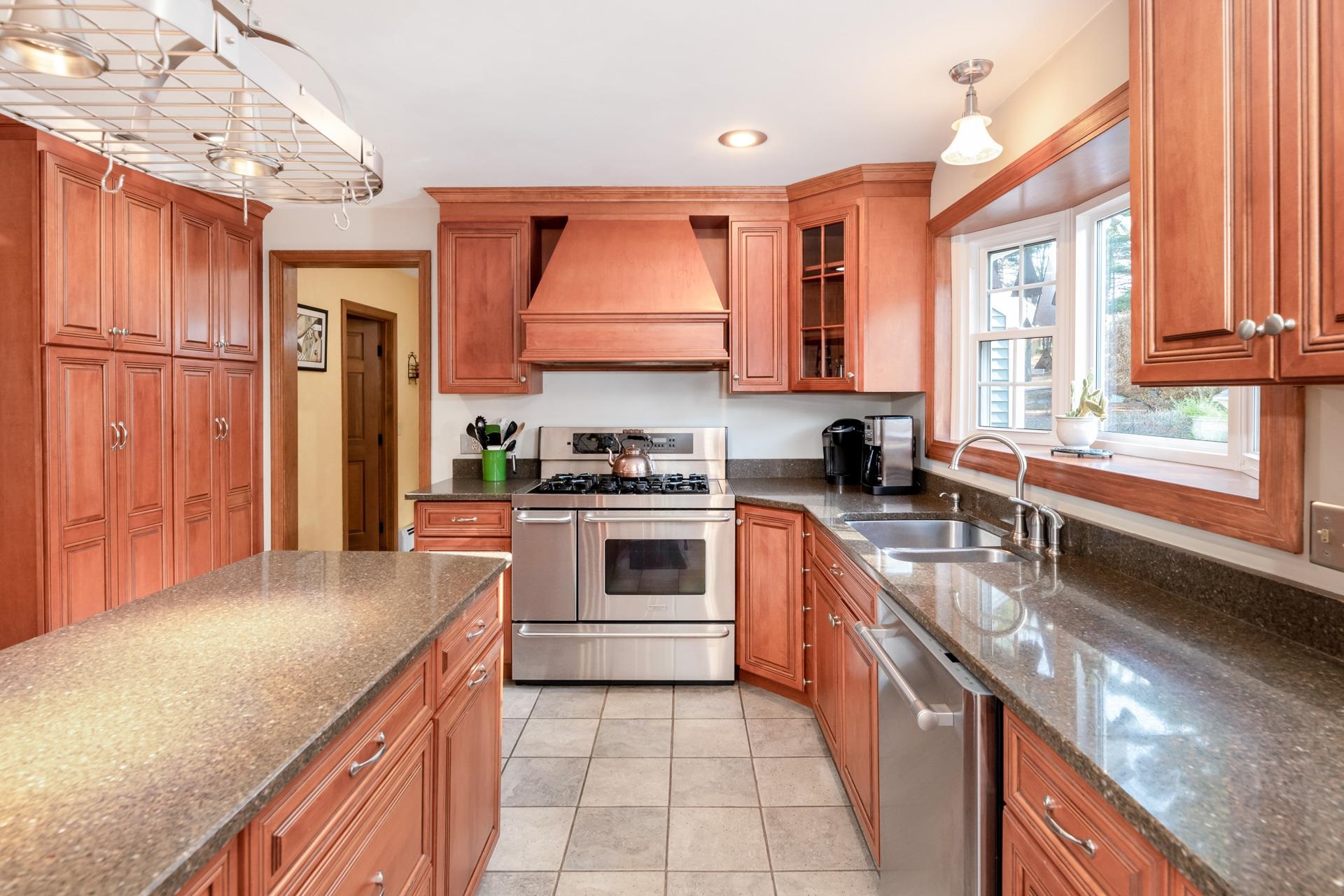 1791 River Road Manchester, NH 03104 - Photo 3 of 22