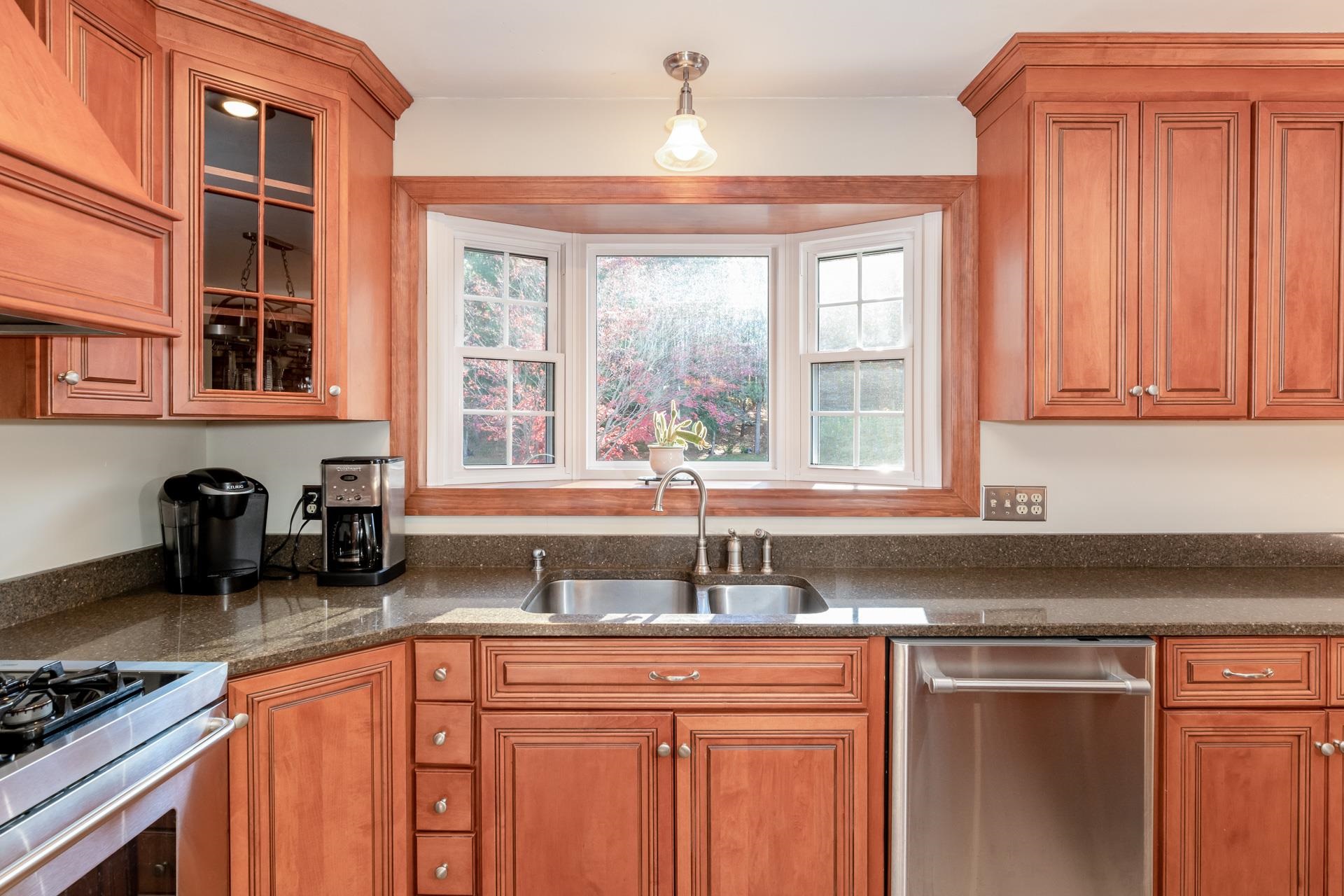 1791 River Road Manchester, NH 03104 - Photo 4 of 22