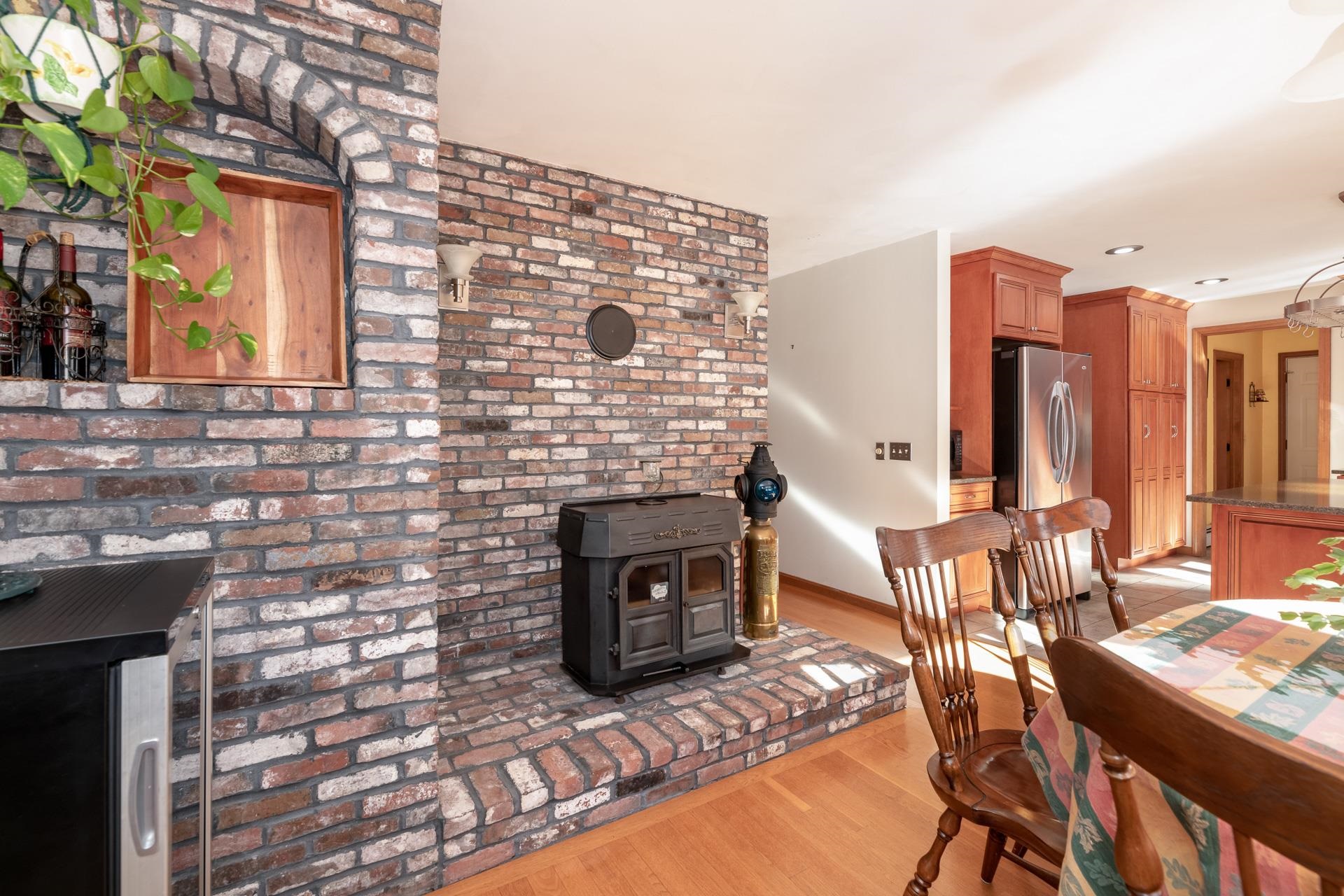 1791 River Road Manchester, NH 03104 - Photo 7 of 22