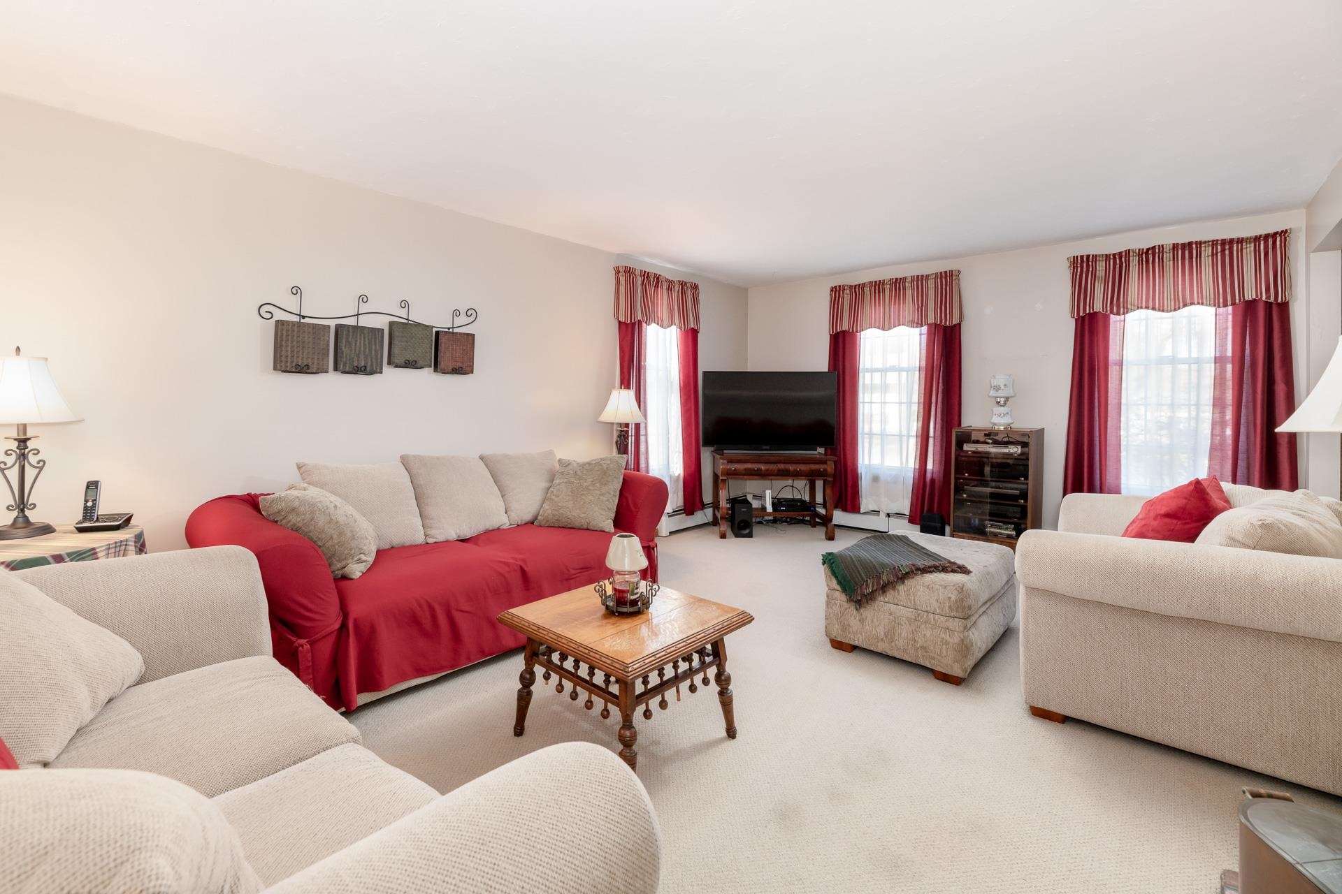 1791 River Road Manchester, NH 03104 - Photo 8 of 22
