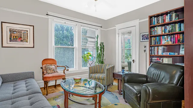 $2,595 | 433 Wisconsin Avenue, Unit 2F, Oak Park, IL 60302