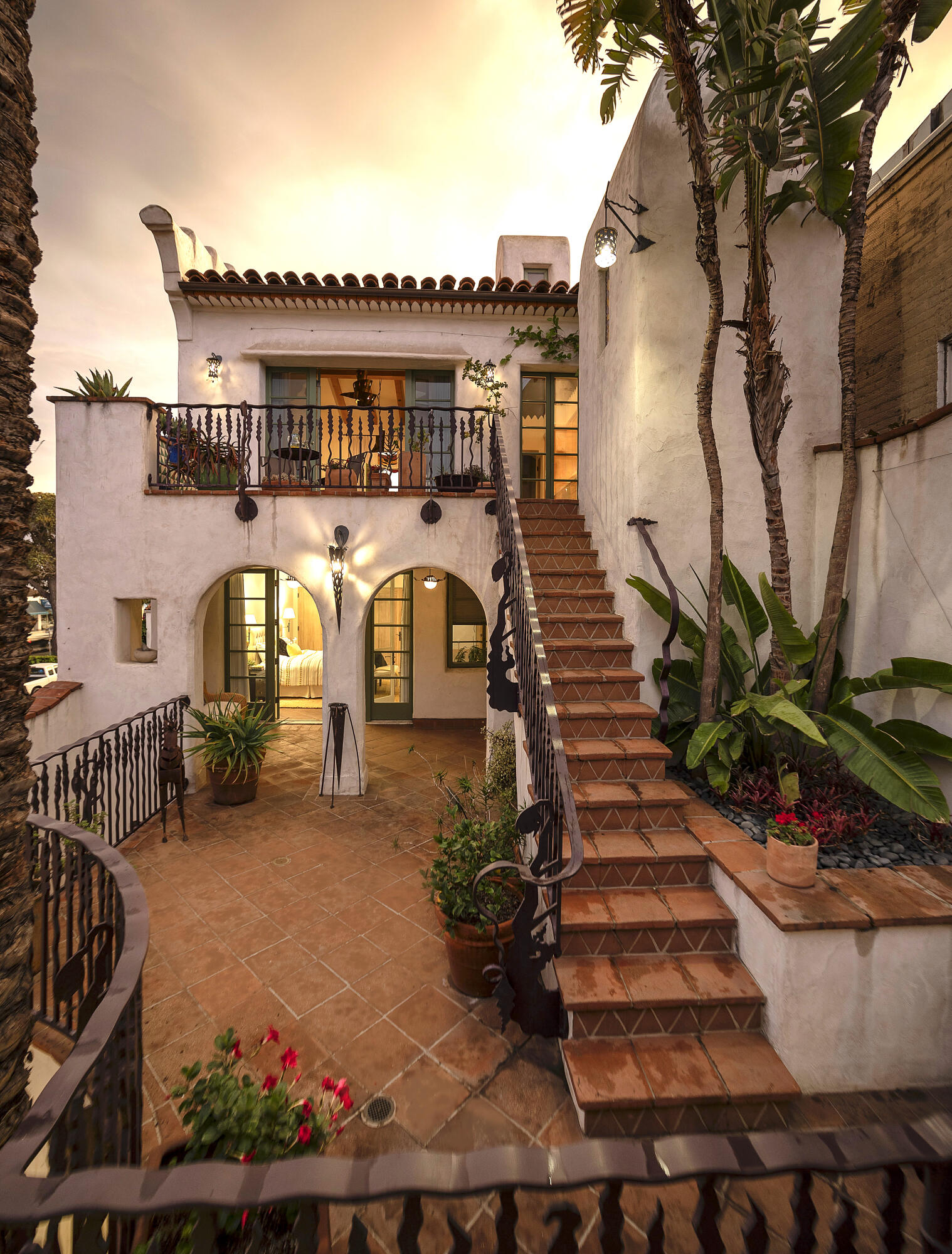 407 State Street Santa Barbara, CA 93101 - Photo 14 of 32 Main courtyard at dusk