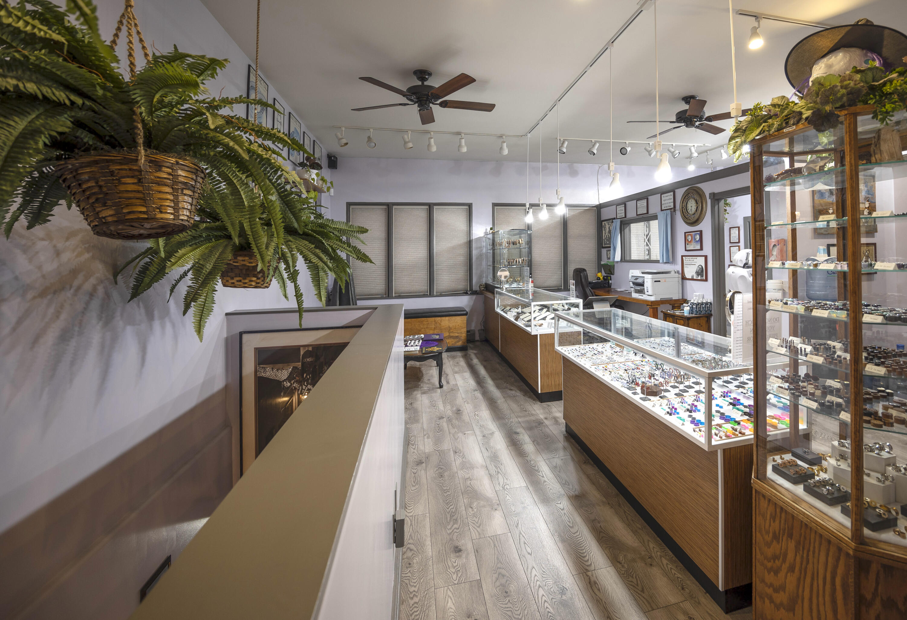 407 State Street Santa Barbara, CA 93101 - Photo 28 of 32 Upstairs commercial space