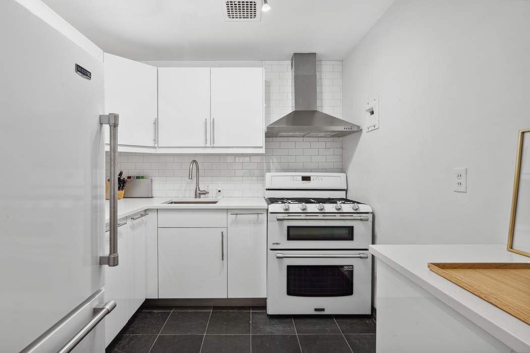 111 East 36th Street, Unit 5A Manhattan, NY 10016 - Photo 5 of 12