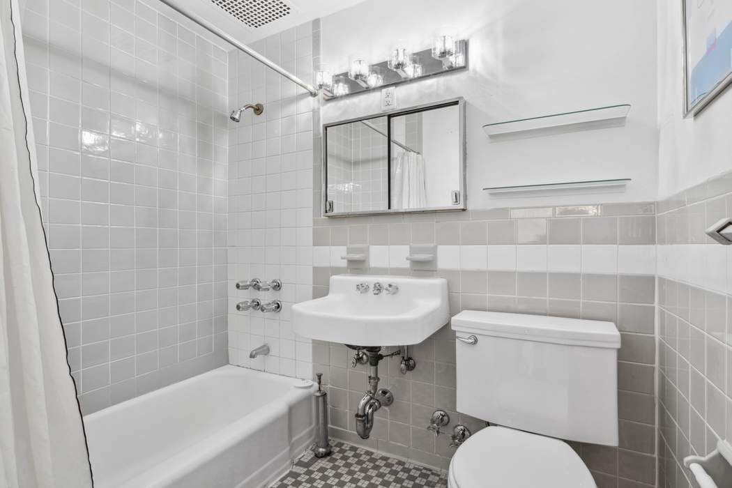 111 East 36th Street, Unit 5A Manhattan, NY 10016 - Photo 9 of 12