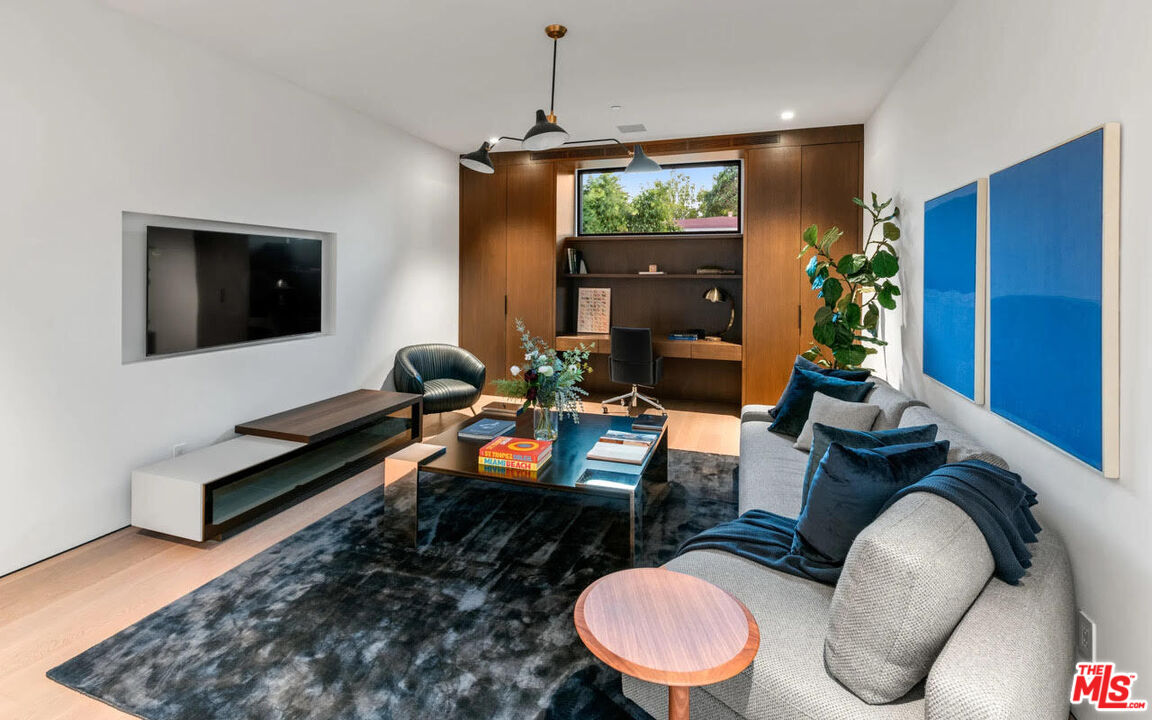 1035 Stradella Road Los Angeles, CA 90077 - Photo 11 of 36