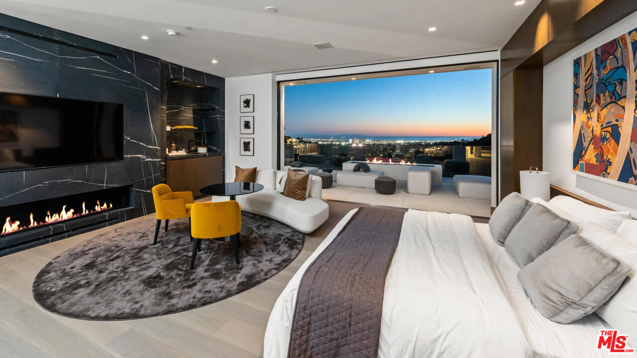 1035 Stradella Road Los Angeles, CA 90077 - Photo 12 of 36