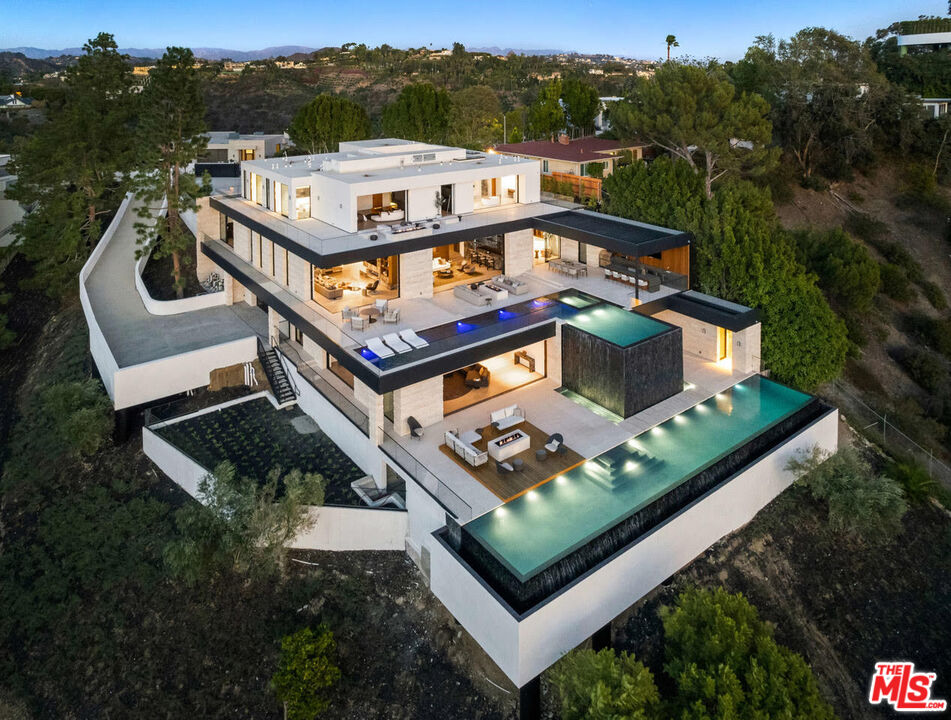 1035 Stradella Road Los Angeles, CA 90077 - Photo 16 of 36