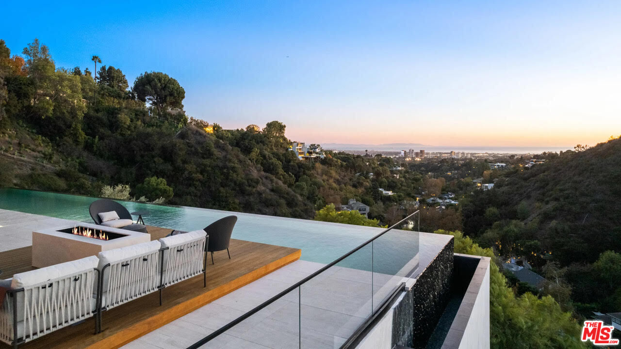 1035 Stradella Road Los Angeles, CA 90077 - Photo 20 of 36