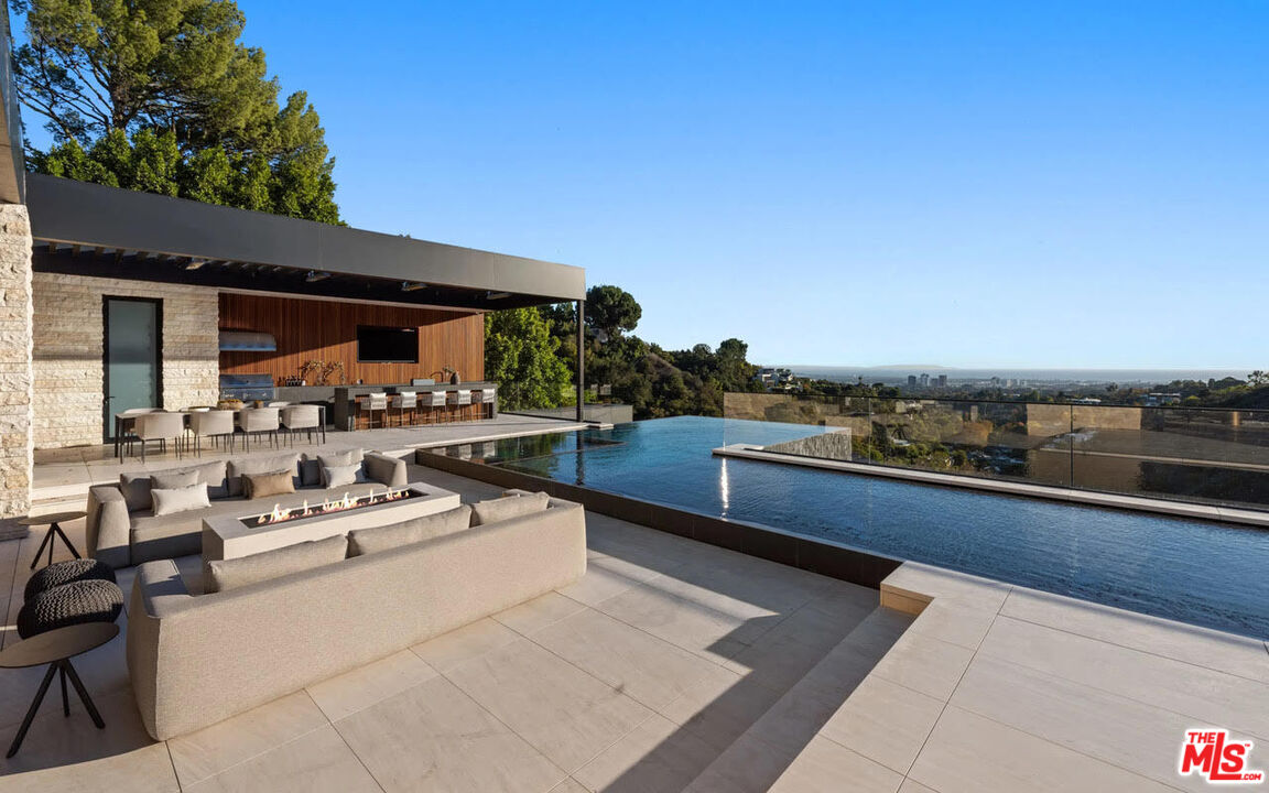 1035 Stradella Road Los Angeles, CA 90077 - Photo 25 of 36