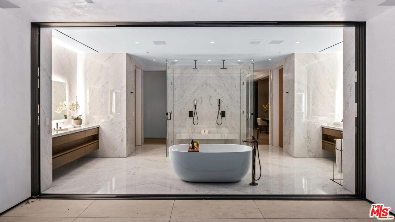 1035 Stradella Road Los Angeles, CA 90077 - Photo 27 of 36