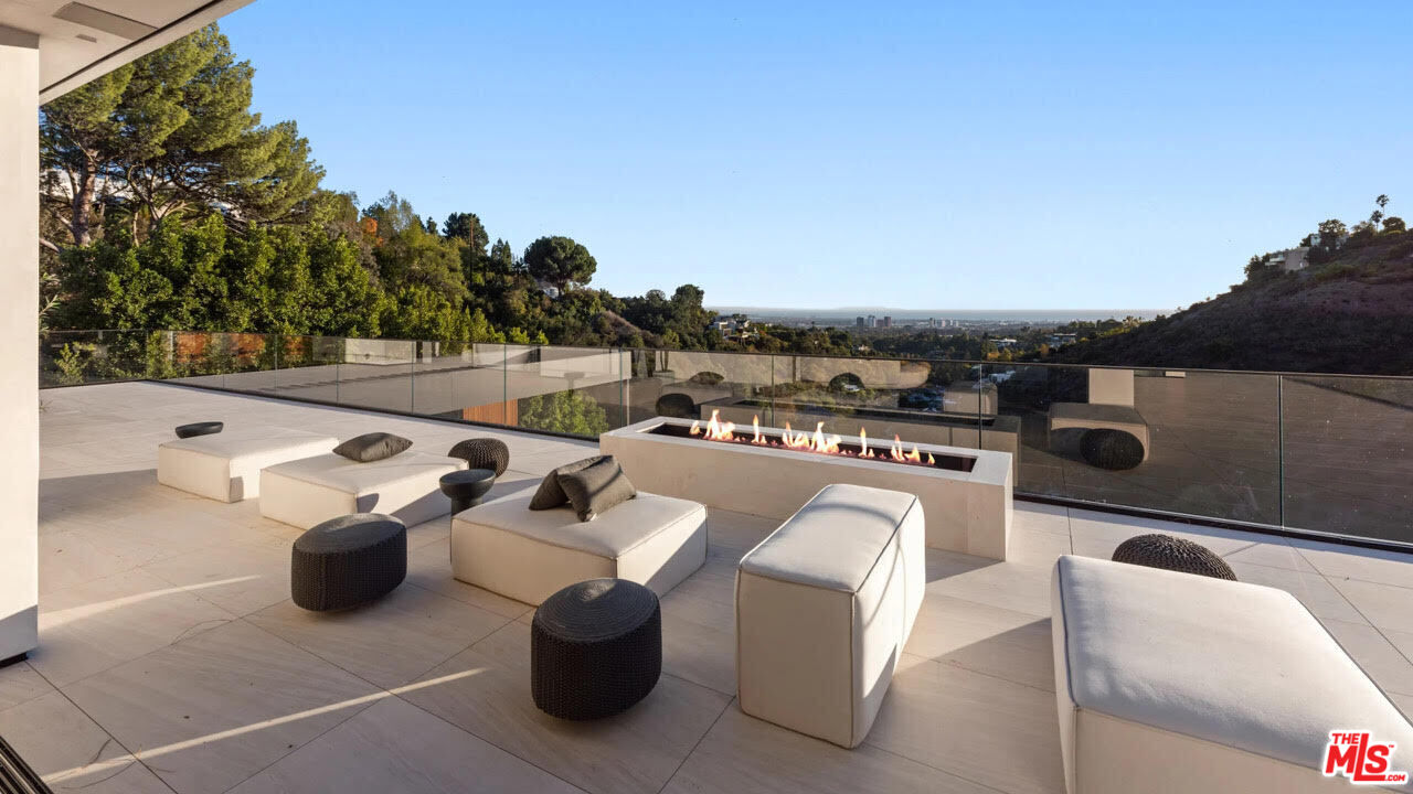 1035 Stradella Road Los Angeles, CA 90077 - Photo 28 of 36