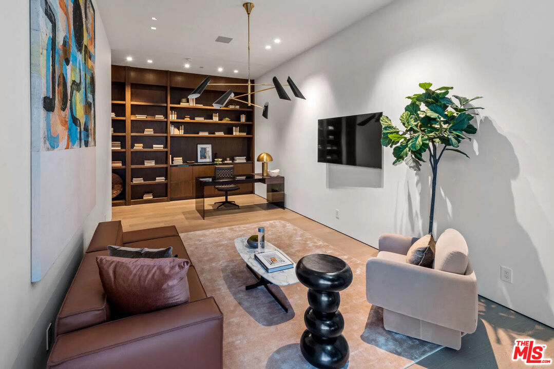 1035 Stradella Road Los Angeles, CA 90077 - Photo 32 of 36