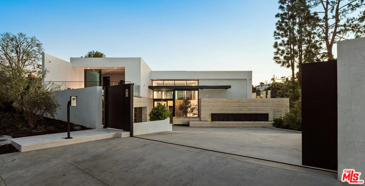 1035 Stradella Road Los Angeles, CA 90077 - Photo 35 of 36