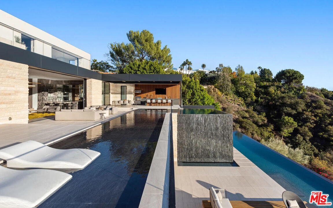 1035 Stradella Road Los Angeles, CA 90077 - Photo 7 of 36