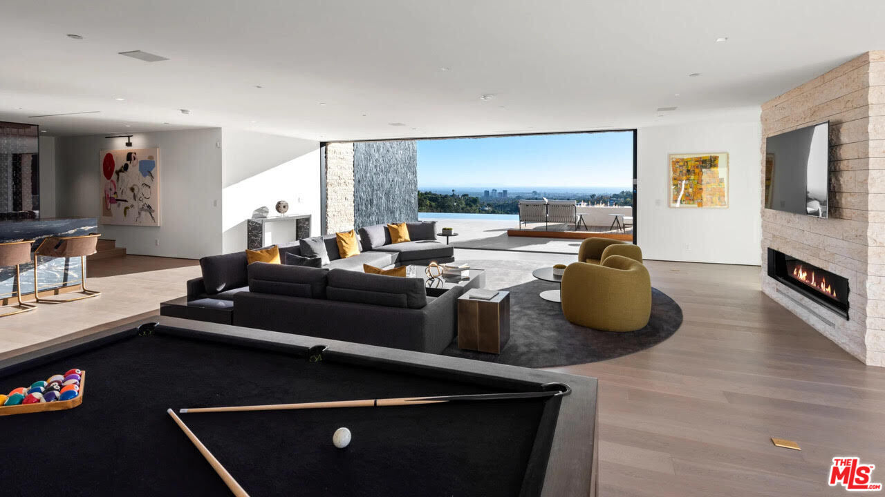 1035 Stradella Road Los Angeles, CA 90077 - Photo 8 of 36