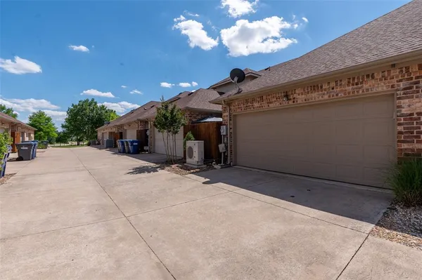 $420,000 | 3075 Willow Grove Boulevard, Unit 1105, McKinney, TX 75070