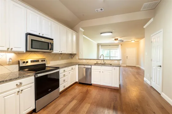 $420,000 | 3075 Willow Grove Boulevard, Unit 1105, McKinney, TX 75070