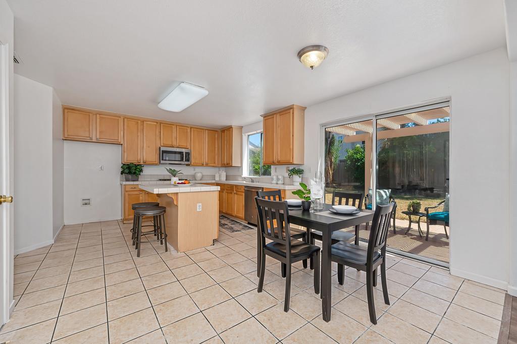 7828 Calzada Way Elk Grove, CA 95758 - Photo 20 of 58