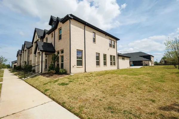 $3,185 | 3628 Chaucer Trail, Rowlett, TX 75088