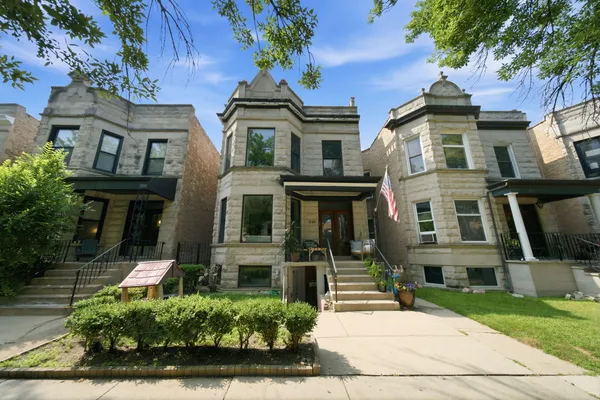 $2,350 | 1225 West Newport Avenue, Unit G, Chicago, IL 60657