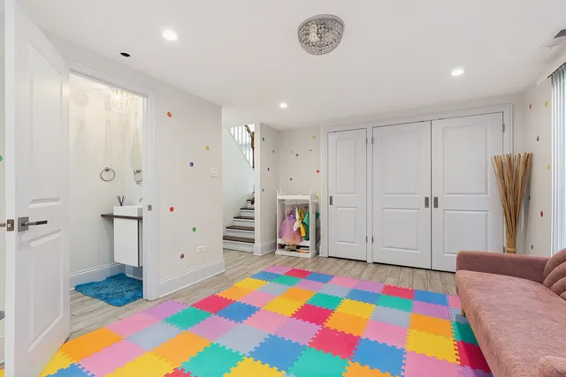 $399,900 | 2 Westwood Drive, Indian Head Park, IL 60525