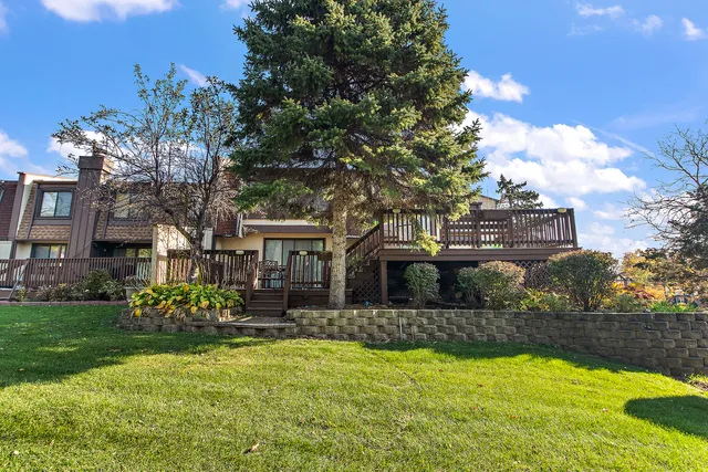 $399,900 | 2 Westwood Drive, Indian Head Park, IL 60525