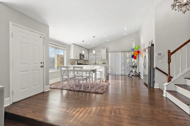 $399,900 | 2 Westwood Drive, Indian Head Park, IL 60525