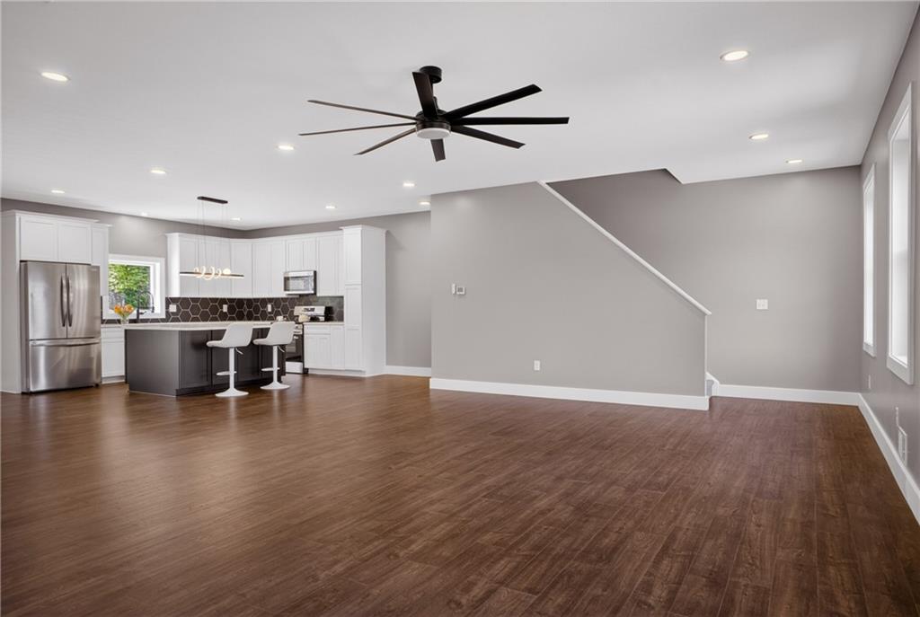 225 Wilbert Street Pittsburgh, PA 15211 - Photo 4 of 34 open-concept living