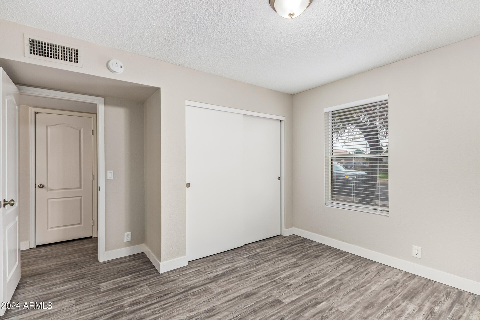 534 East Marco Polo Road Phoenix, AZ 85024 - Photo 15 of 25