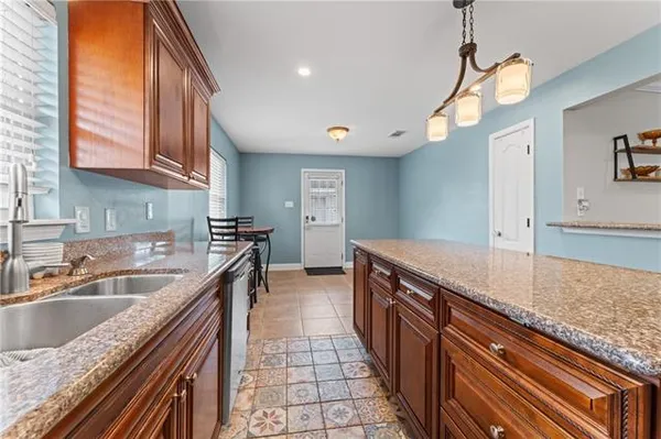 $264,900 | 1104 Perrin Drive, Arabi, LA 70032