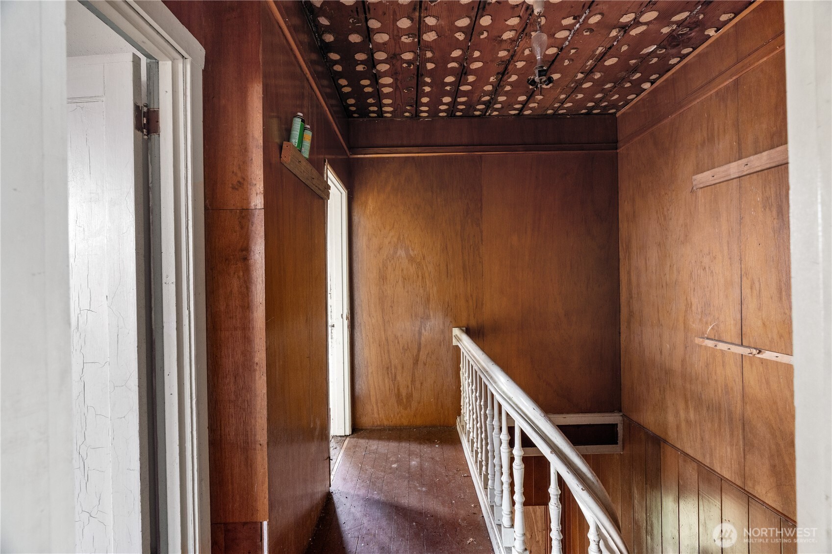 504 9th Street Hoquiam, WA 98550 - Photo 22 of 40 a view of an entryway