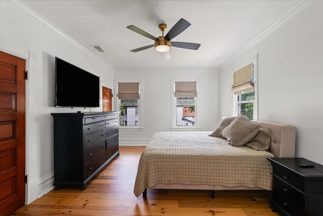 a view of a back yard of the house