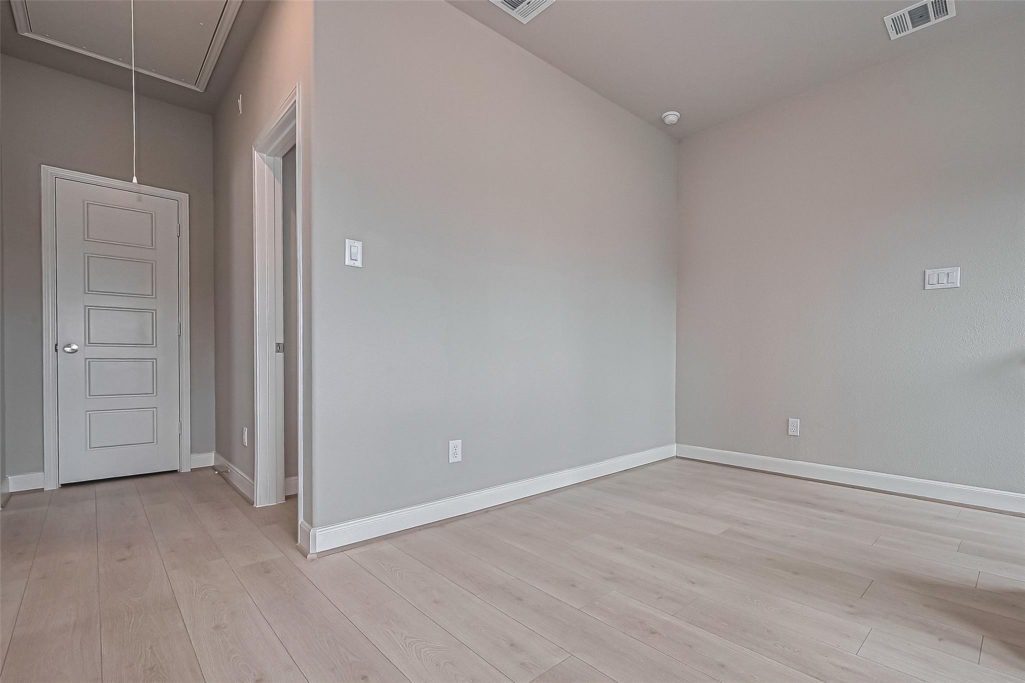 8933 Grovner Place Houston, TX 77080 - Photo 31 of 48 a view of an empty room