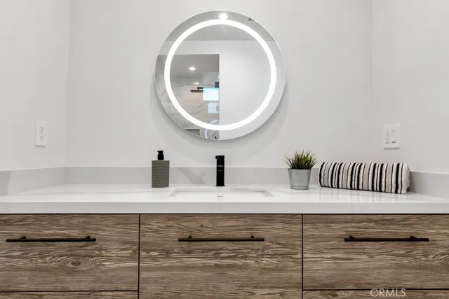 $12,995 | 4801 Abbeyville Avenue, Woodland Hills, CA 91364