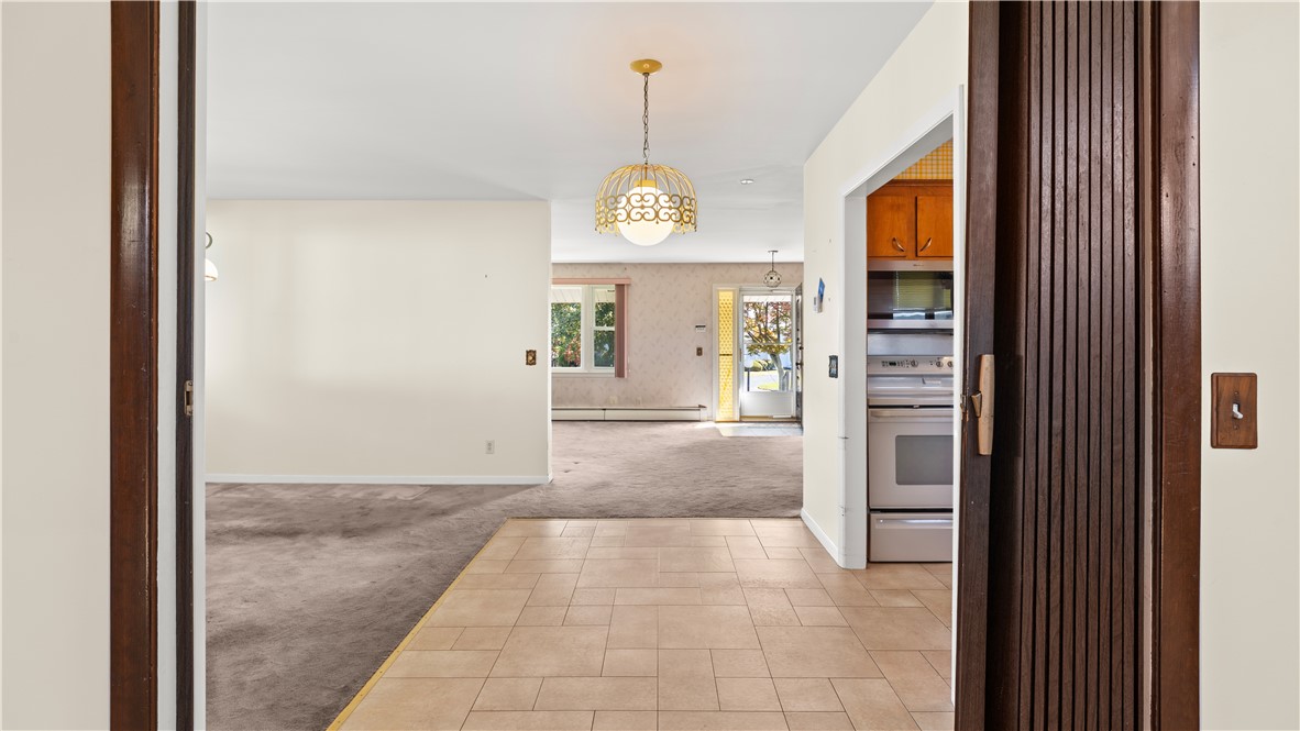 33 Newell Road Cranston, RI 02910 - Photo 35 of 44 Gallery Image 35
