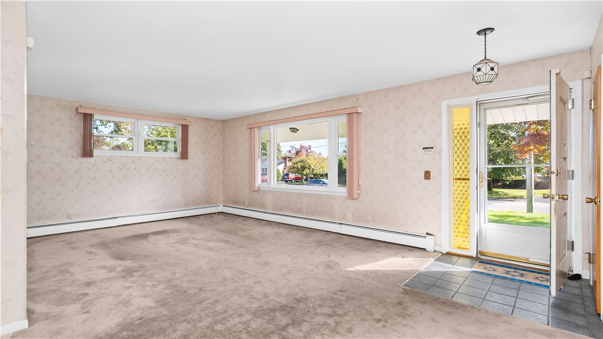 33 Newell Road Cranston, RI 02910 - Photo 6 of 44 Gallery Image 6