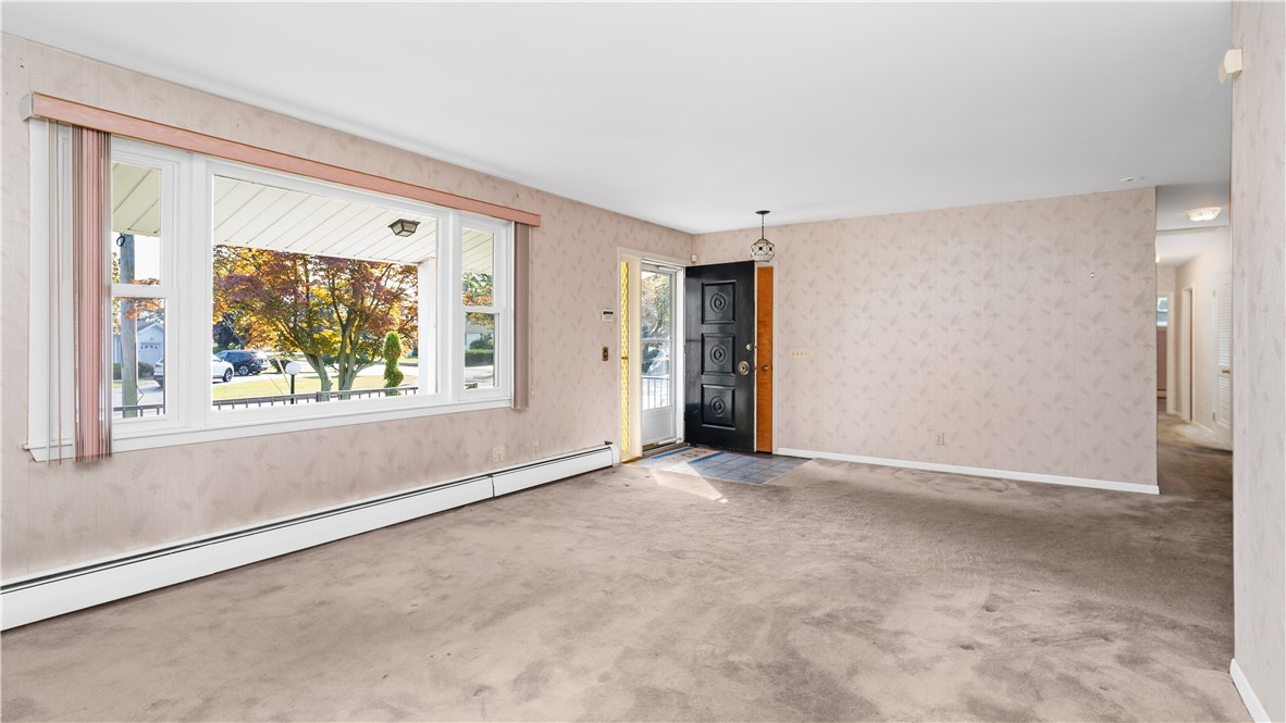 33 Newell Road Cranston, RI 02910 - Photo 7 of 44 Gallery Image 7