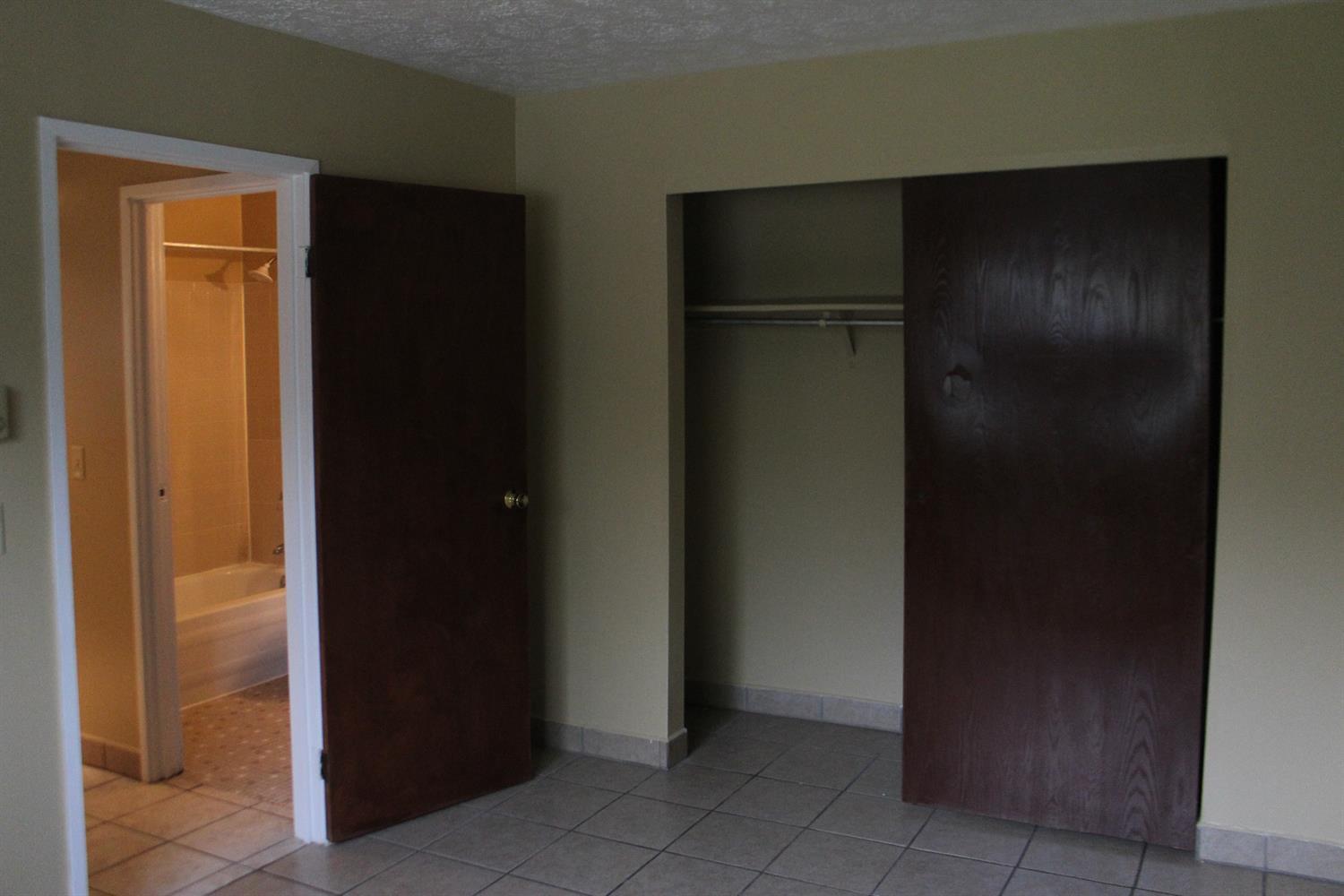 2577 West Galbraith Road, Unit 4 Cincinnati, OH 45239 - Photo 13 of 18