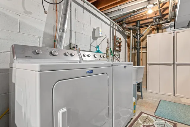 $339,900 | 616 Hattie Lane, Woodbury, MN 55125