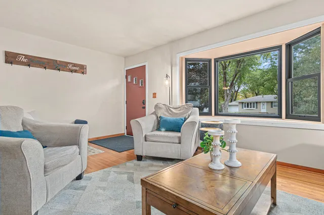 $339,900 | 616 Hattie Lane, Woodbury, MN 55125