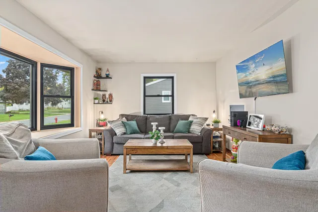 $339,900 | 616 Hattie Lane, Woodbury, MN 55125