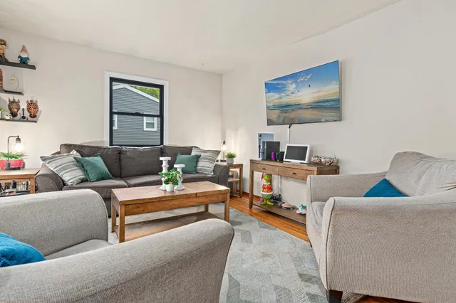 $339,900 | 616 Hattie Lane, Woodbury, MN 55125