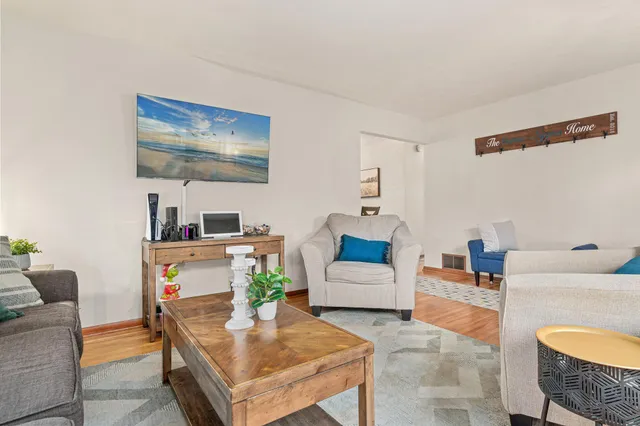 $339,900 | 616 Hattie Lane, Woodbury, MN 55125