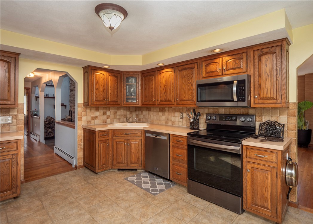 140 Joe Sweet Road Glocester, RI 02814 - Photo 17 of 48